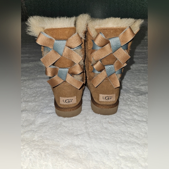UGG Bailey Bow II - Picture 3 of 5